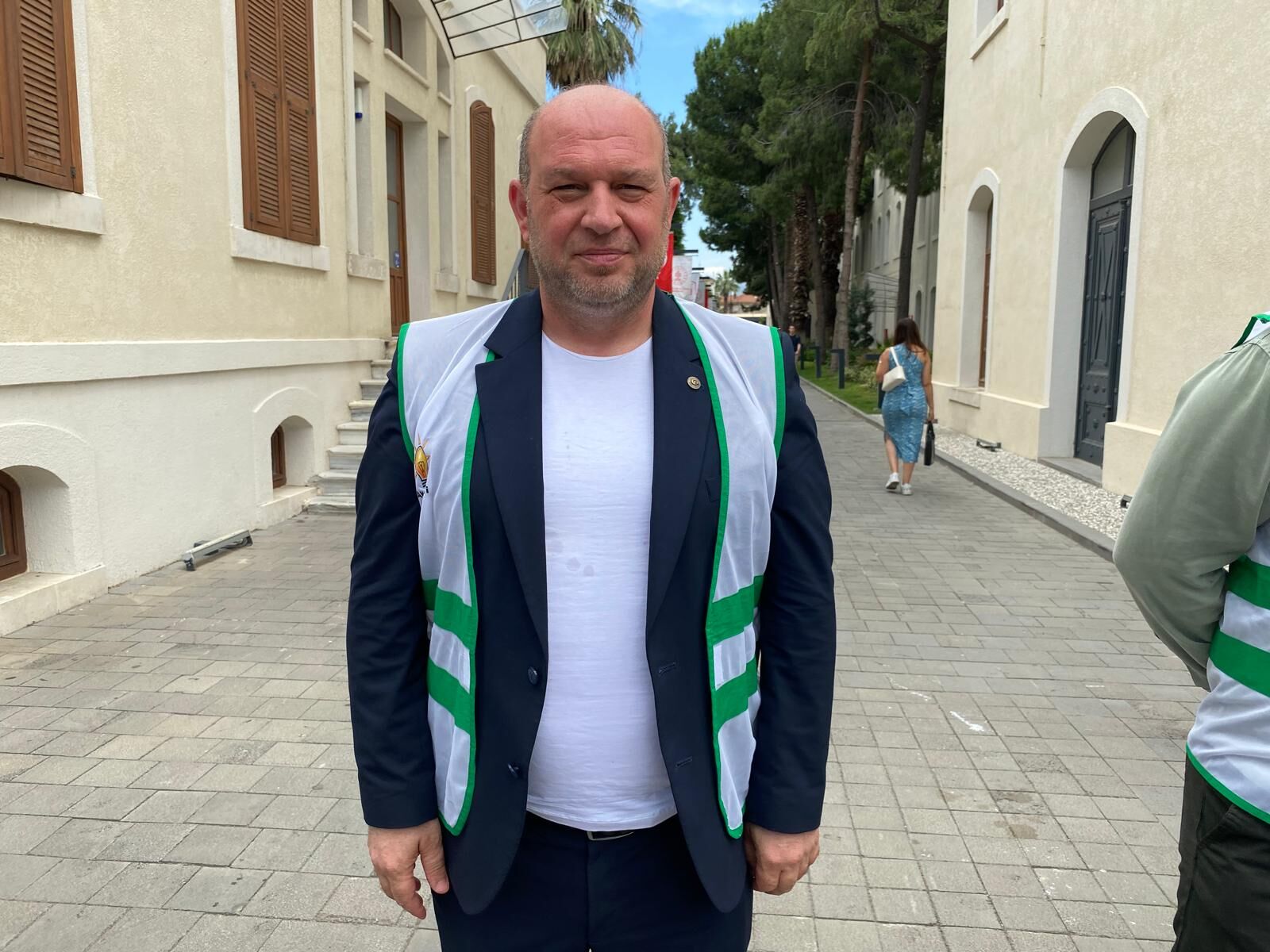 İzmir’de, 5 Haziran Dünya Çevre Günü dolayısıyla basın açıklaması yapan AK Parti İzmir Çevre ve Şehircilik Politikaları Başkanı Hüseyin Baran, “Türkiye Yüzyılı, sadece ekonomik kalkınmanın değil, çevreyle uyumlu büyümenin, tabiatla barışık şehirlerin, temiz enerjinin, güçlü çevre politikalarının ve yeşil geleceğin yüzyılı olacaktır” dedi.