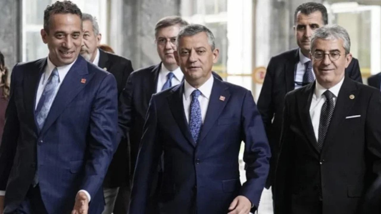 CHP içerisindeki krizde yeni perde açıldı. Yargıtay, ihraç istemiyle disipline sevk edilen 9 milletvekilinin parti üyeliğini sildi. Ana muhalefetin vekil sayısı 129’a kadar geriledi.