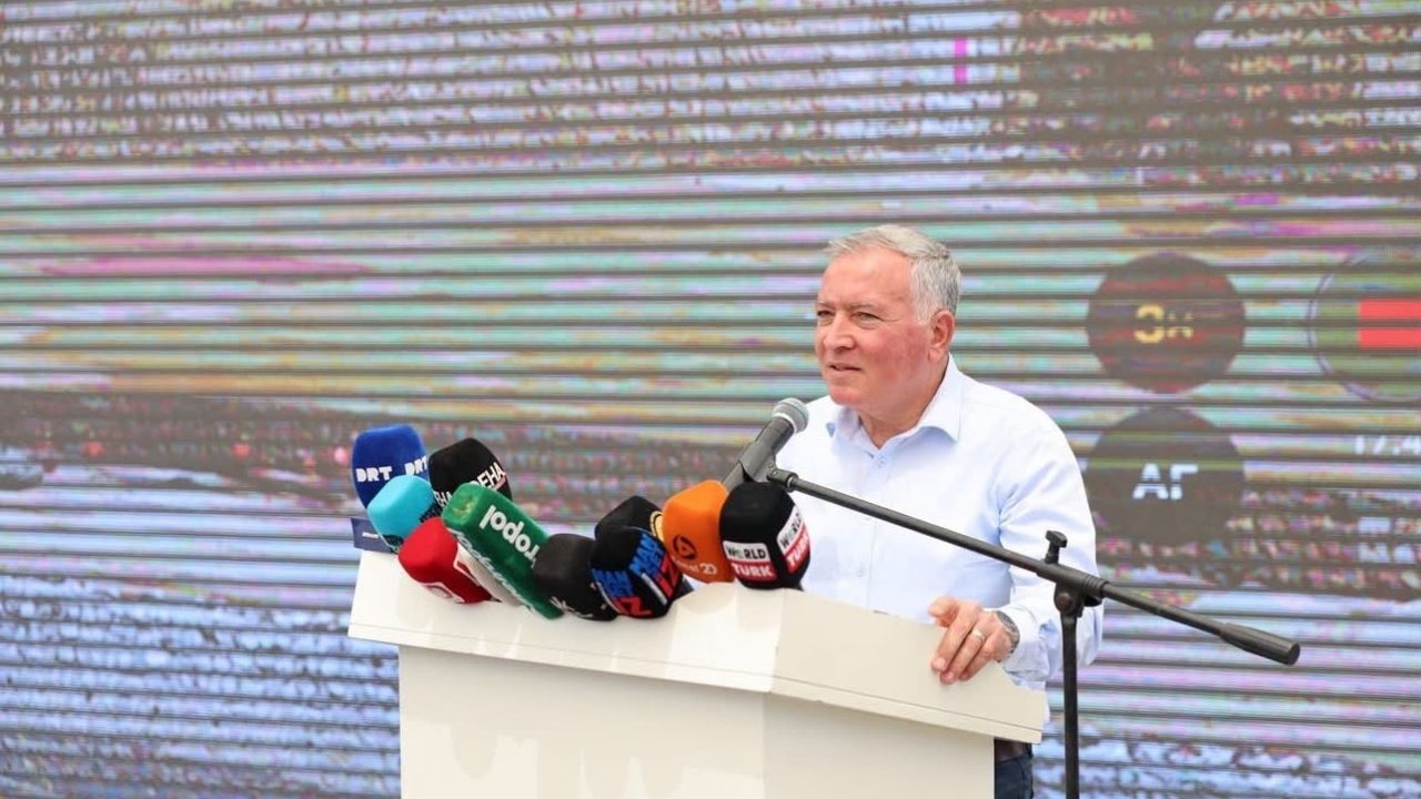 Denizli’nin sanayi geleceğine yön vermesi hedeflenen Denizli Makina İhtisas Organize Sanayi Bölgesi’nde (DEMİOSB), yatırımcılar için hazırlanan sanayi parselleri ile tedarikçi firmalara yönelik ticari alanların tanıtımı gerçekleştirildi.