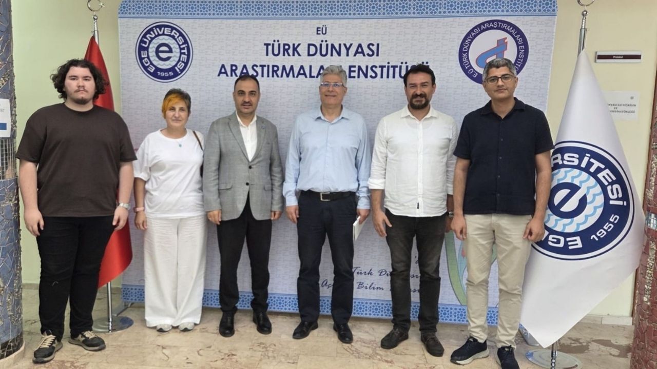 Ege Üniversitesinde düzenlenen “Umut ve Karamsarlık Arasında Suriyelilerin Geri Dönüşlerini Konuşmak” başlıklı panelde akademisyenler, saha uzmanları ve uluslararası kuruluşların temsilcileri göçün toplumsal ve insani etkilerini masaya yatırdı.