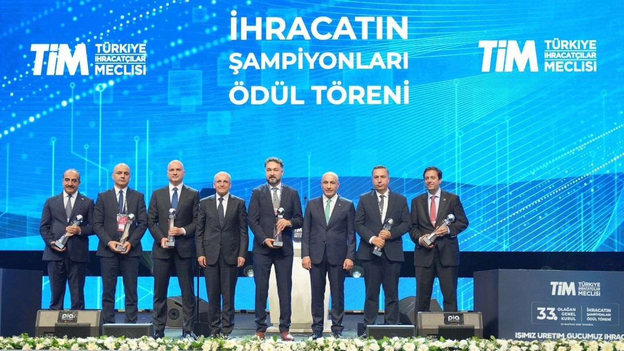 Türkiye’nin 2025 yılında gerçekleştirdiği 396 milyar dolarlık mal ve hizmet ihracatına en çok katkı sağlayan firmalar, Türkiye İhracatçılar Meclisi tarafından düzenlenen “TİM İhracatın Yıldızları Ödül Töreni”yle onurlandırıldı.