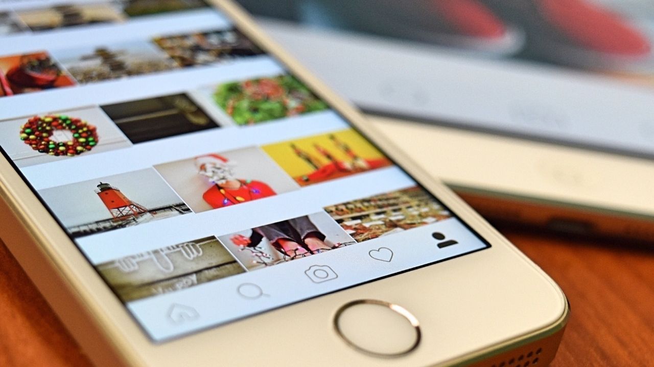 akip etmediğiniz hesapların videolarından sıkıldınız mı? Instagram'ın test ettiği yeni "Algoritmanız" özelliği ile neleri görüp neleri gizleyeceğinizi bizzat siz belirleyin. İşte tüm detaylar ve kullanıcılara sunulacak yeni kontrol paneli..