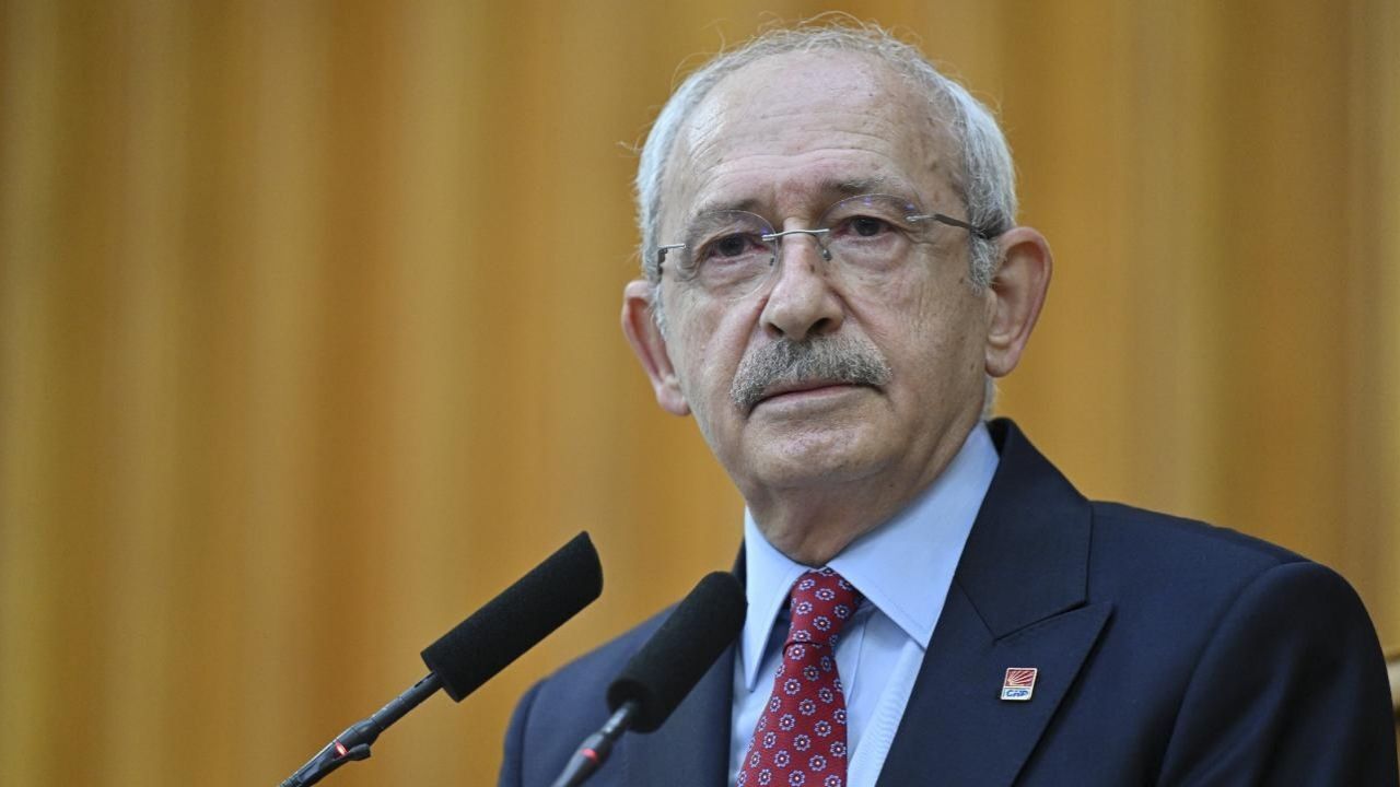 Kılıçdaroğlu'na yönelik eser yasaklarına isyan eden sanatçılar ortak bildiri yayınladı. Maddi kaygılarla listeye gizli destek veren isimlerin varlığı ise dikkat çekti.
