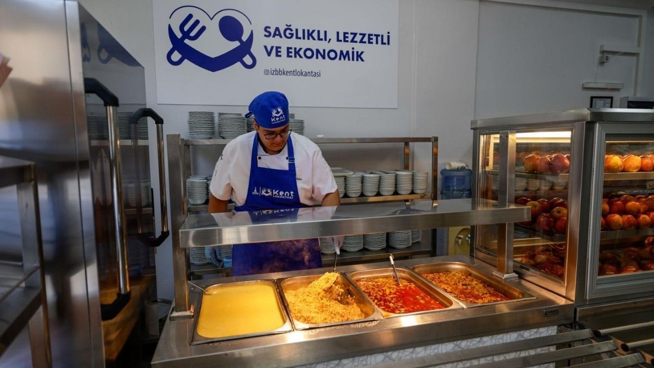 İzmir Büyükşehir Belediye Başkanı Dr. Cemil Tugay’ın seçim vaatleri arasında yer alan ve göreve gelir gelmez açılmasına öncülük ettiği Kent Lokantaları’nın yedincisi Konak Levent Mahallesi’nde açıldı. Yeni şubede, Bayraklı Yamanlar'da olduğu gibi dört çeşit yemek sadece 25 liradan halka sunuldu. İzmirliler projenin kente yayılmasından duydukları memnuniyeti dile getirdi.