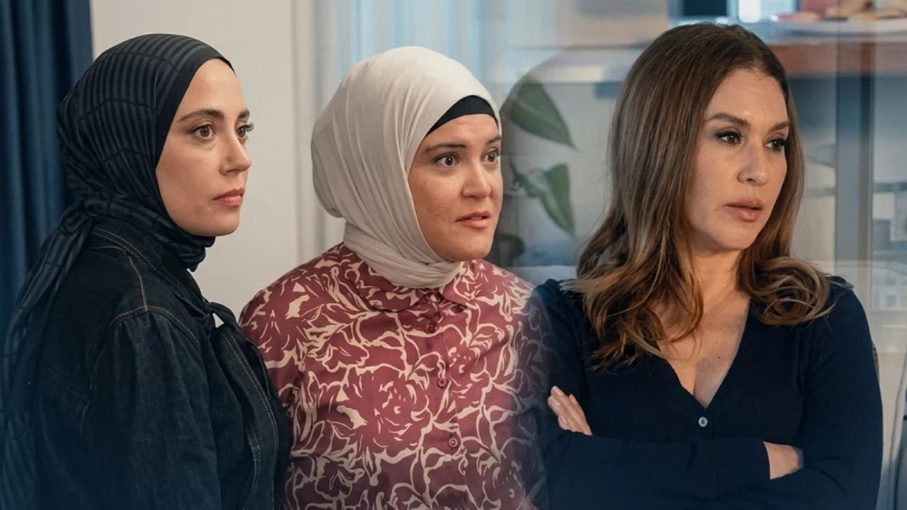 Kızılcık Şerbeti'nde sezon finali sonrası ortalık karıştı! Yapımcı Faruk Turgut, Doğukan Güngör'ün ayrılığı hakkında çarpıcı gerçekleri açıkladı. Peki, Feyza Civelek diziden ayrılıyor mu? İşte merak edilenler.