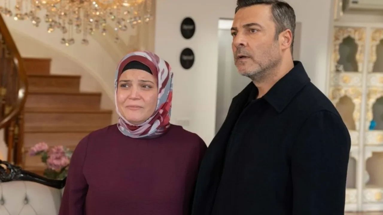 Kızılcık Şerbeti'nde sezon finali sonrası ortalık karıştı! Yapımcı Faruk Turgut, Doğukan Güngör'ün ayrılığı hakkında çarpıcı gerçekleri açıkladı. Peki, Feyza Civelek diziden ayrılıyor mu? İşte merak edilenler.