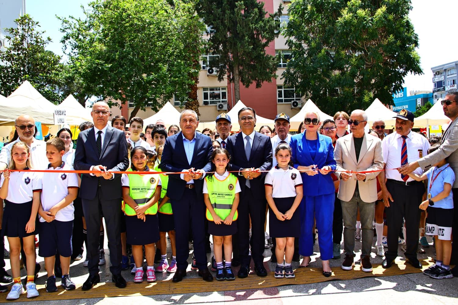 Küçük Eller Yazar 2