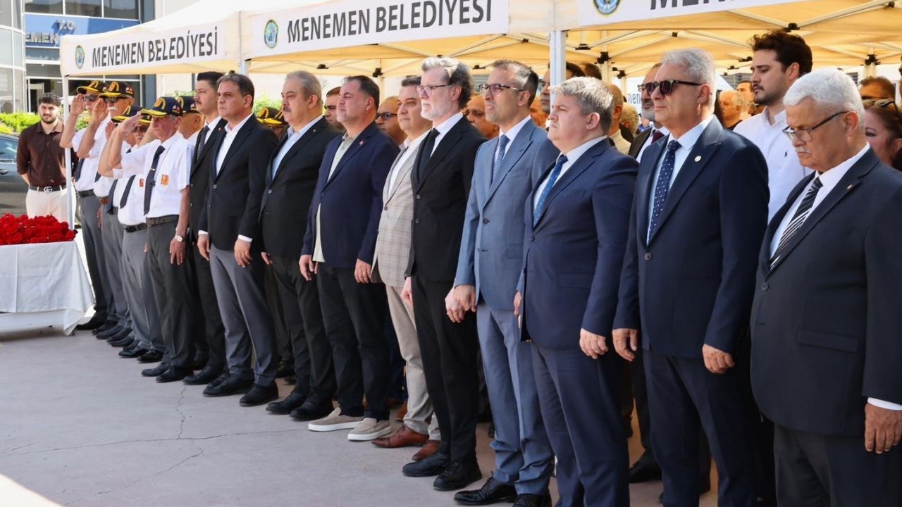 Kurtuluş Savaşı döneminde Menemen'de katledilen Kaymakam Kemal Bey ve 929 şehit, acı dolu işgal yıllarının 107. yıl dönümünde anıtı başında dualarla yad edildi.