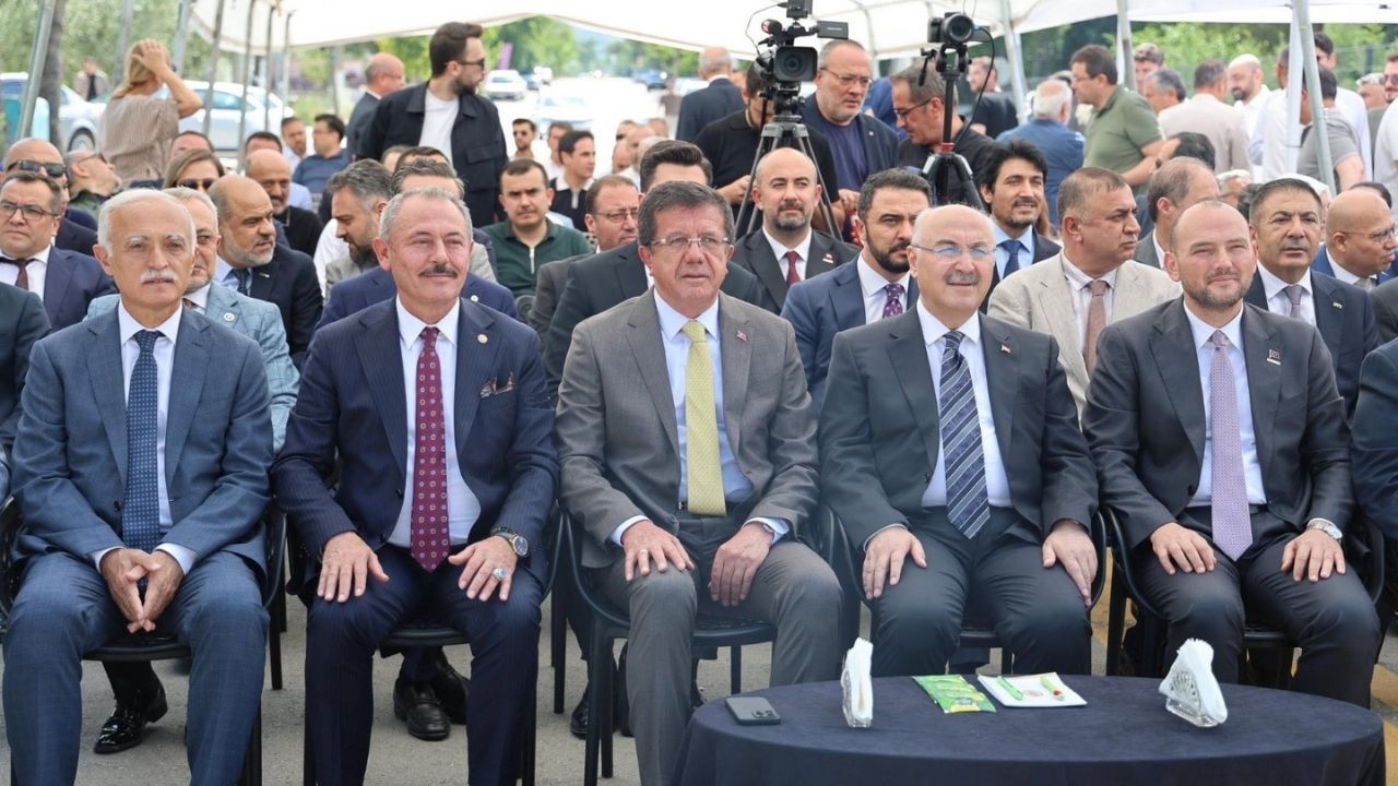 Müstakil Sanayici ve İşadamları Derneği (MÜSİAD) Denizli Şubesi tarafından projelendirilen ve yapım aşaması iki yıl süren hizmet binası, düzenlenen görkemli bir resmi törenle kapılarını açtı.