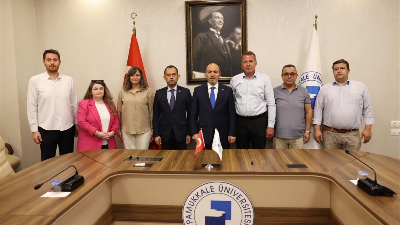 Pamukkale Üniversitesi ile Denizli İli Süt Üreticileri Birliği arasında bilimsel ve teknolojik iş birliğini geliştirmeyi amaçlayan protokol imzalandı. Protokol kapsamında eğitim, Ar-Ge, staj ve istihdama yönelik ortak çalışmalar yürütülecek.