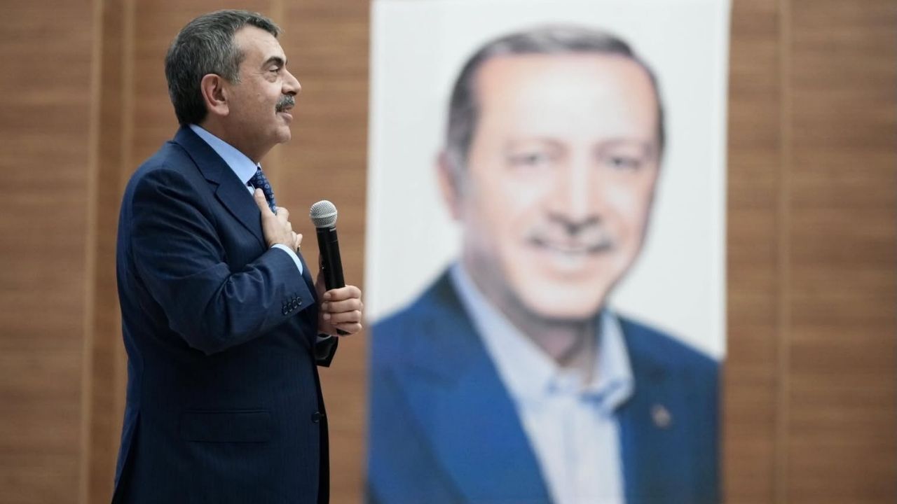 Ak Parti Denizli Teşkilatı’nın düzenlemiş olduğu İl Danışma Meclisi toplantısı yoğun katılımla gerçekleştirildi. Toplantıda konuşan Milli Eğitim Bakanı Yususuf Tekin, Denizli'de, Türkiye standartlarının üstünde bir eğitim öğretim iklimi oluşmuş durumda olduğunu belirterek; “ Yaklaşık bugünkü maliyetlerle karşılığı 17 milyarın üzerinde bir yatırım yapılmış oluyor” dedi.
