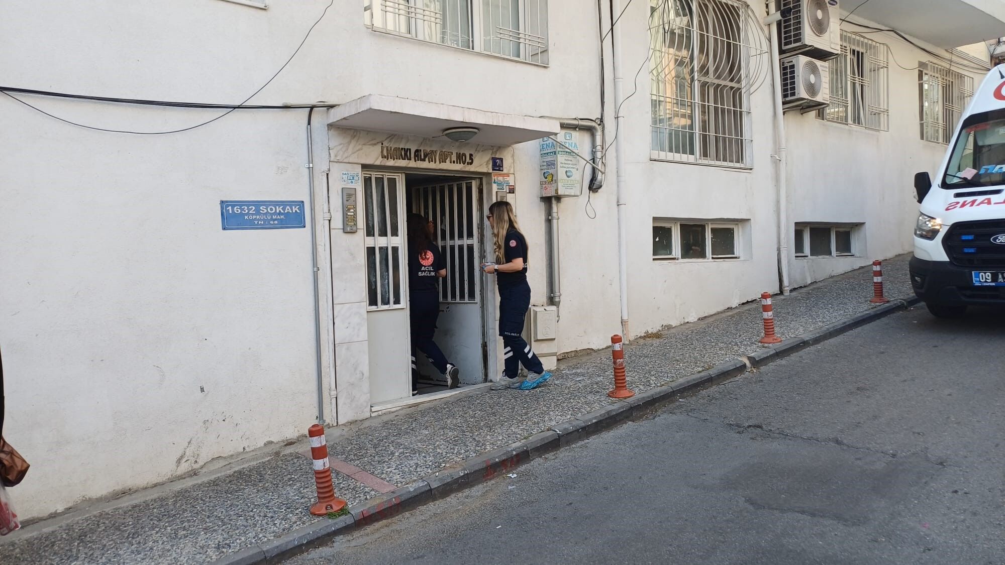80 Yaşındaki Kadın Evinde Ölü Bulundu! (2)