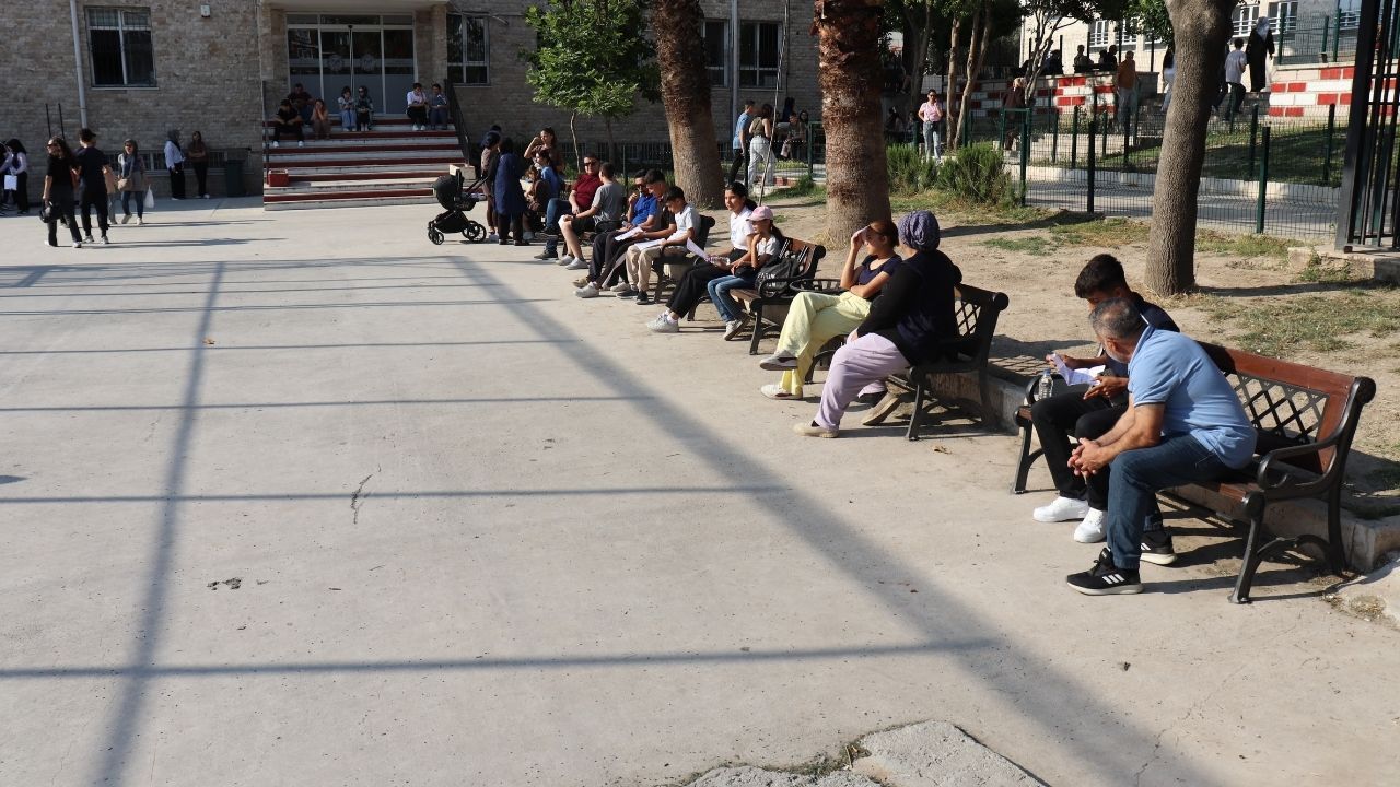 Ege illerinde LGS heyecanı yaşandı-4