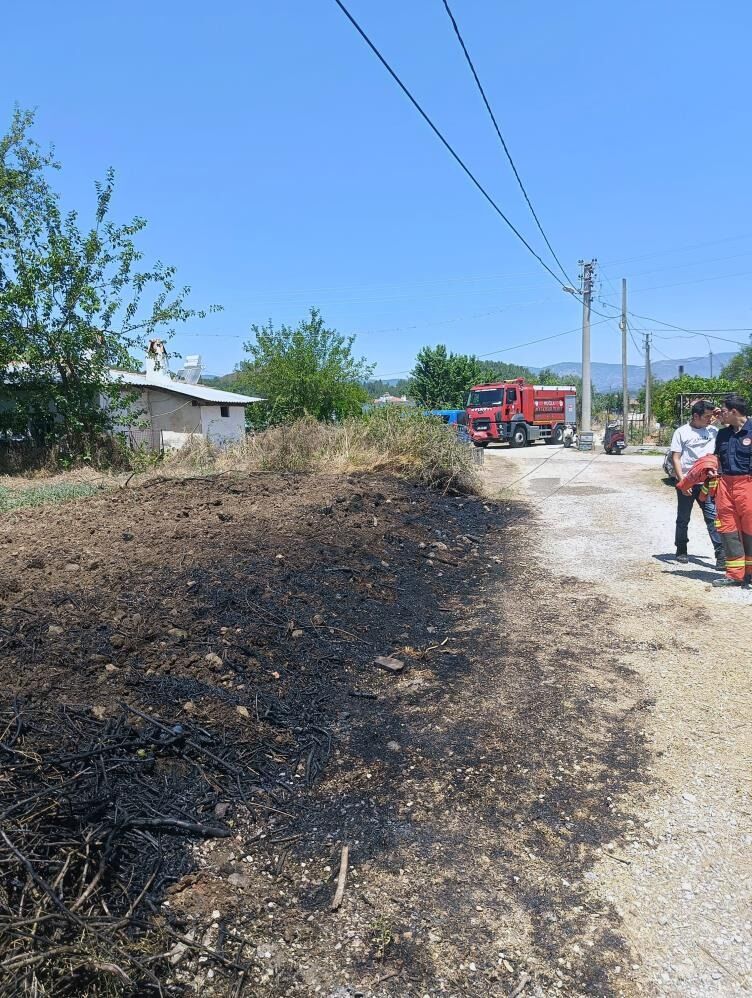 Arazi Yangınları Büyümeden Söndürüldü 222