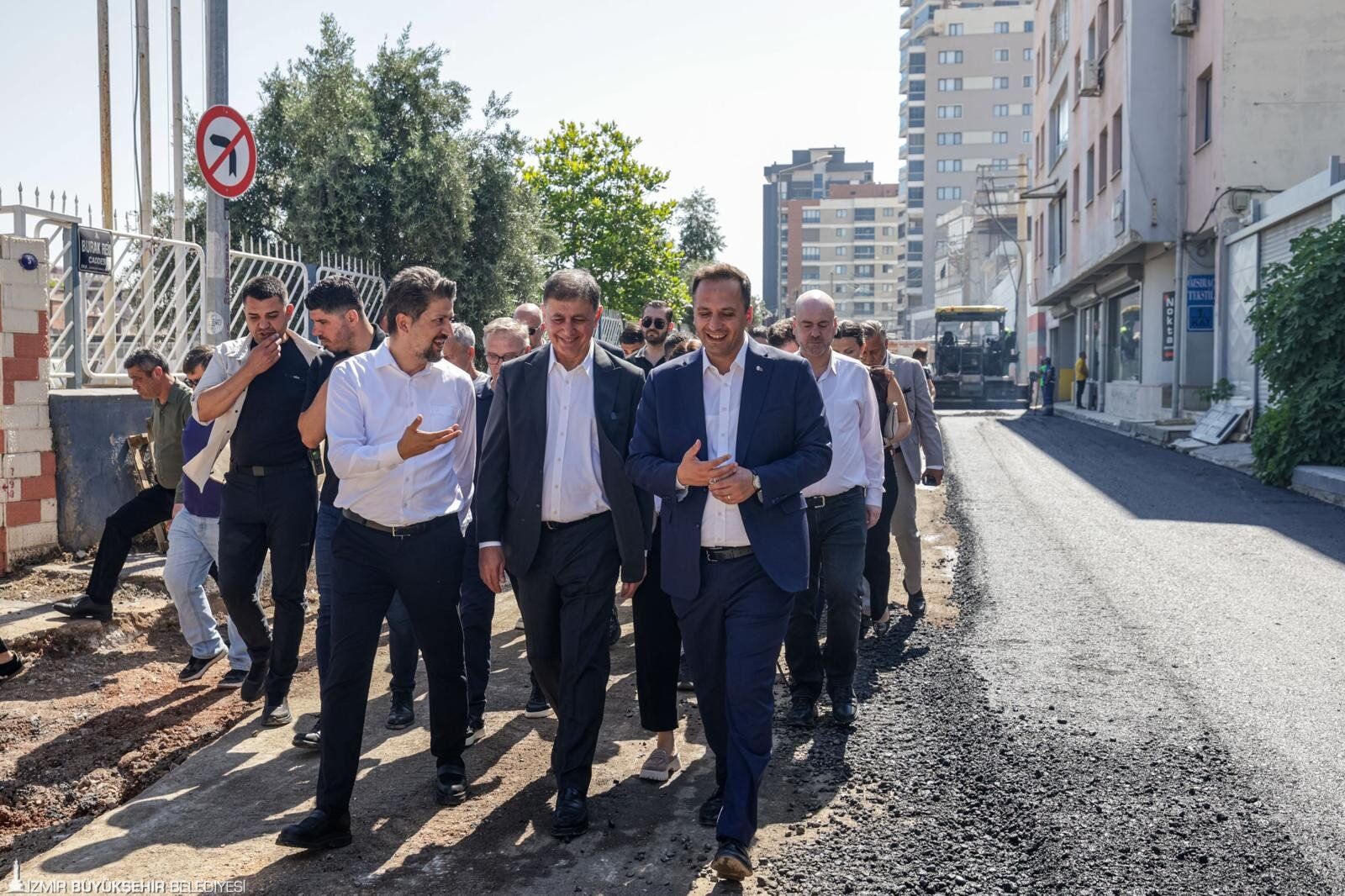 Bornova'da Yollar Yenileniyor, Kilit Taşlar Tarih Oluyor (3)