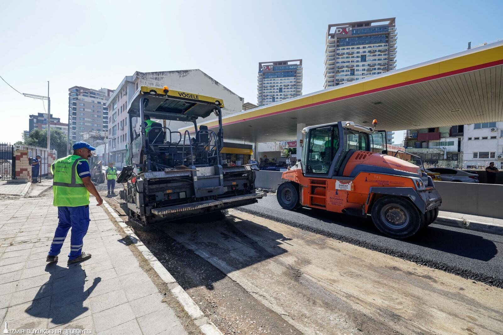 Bornova'da Yollar Yenileniyor, Kilit Taşlar Tarih Oluyor (4)