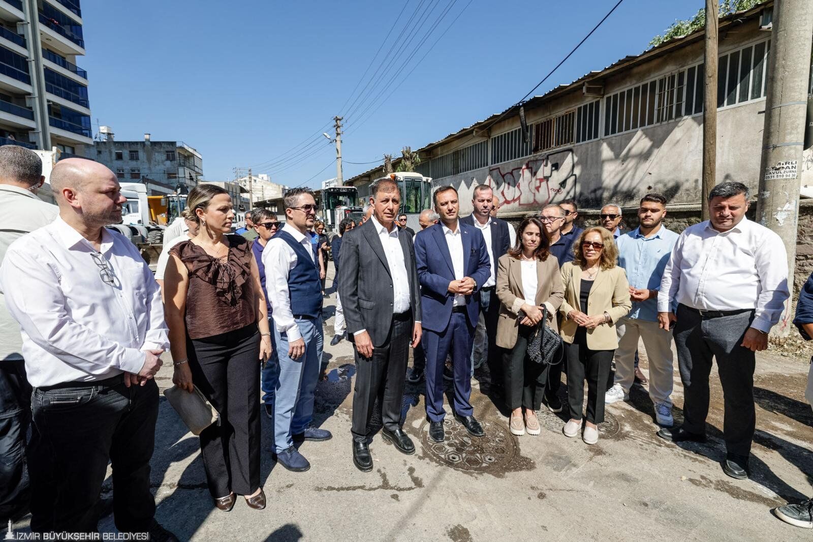Bornova'da Yollar Yenileniyor, Kilit Taşlar Tarih Oluyor (5)
