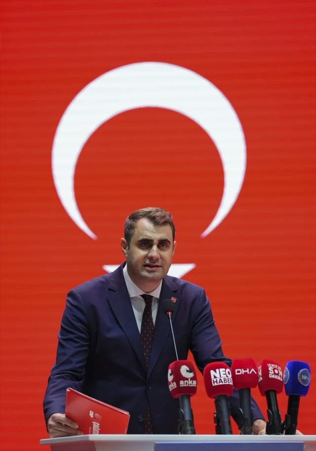 Çağatay Güç Chp İl Binası'ndan Ayrılmayacak (2)-1