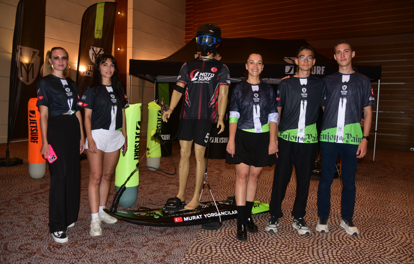 Çeşme'de Motosurf Heyecanı Lansmana Mehmet Kasapoğlu Katıldı!1111 (1)