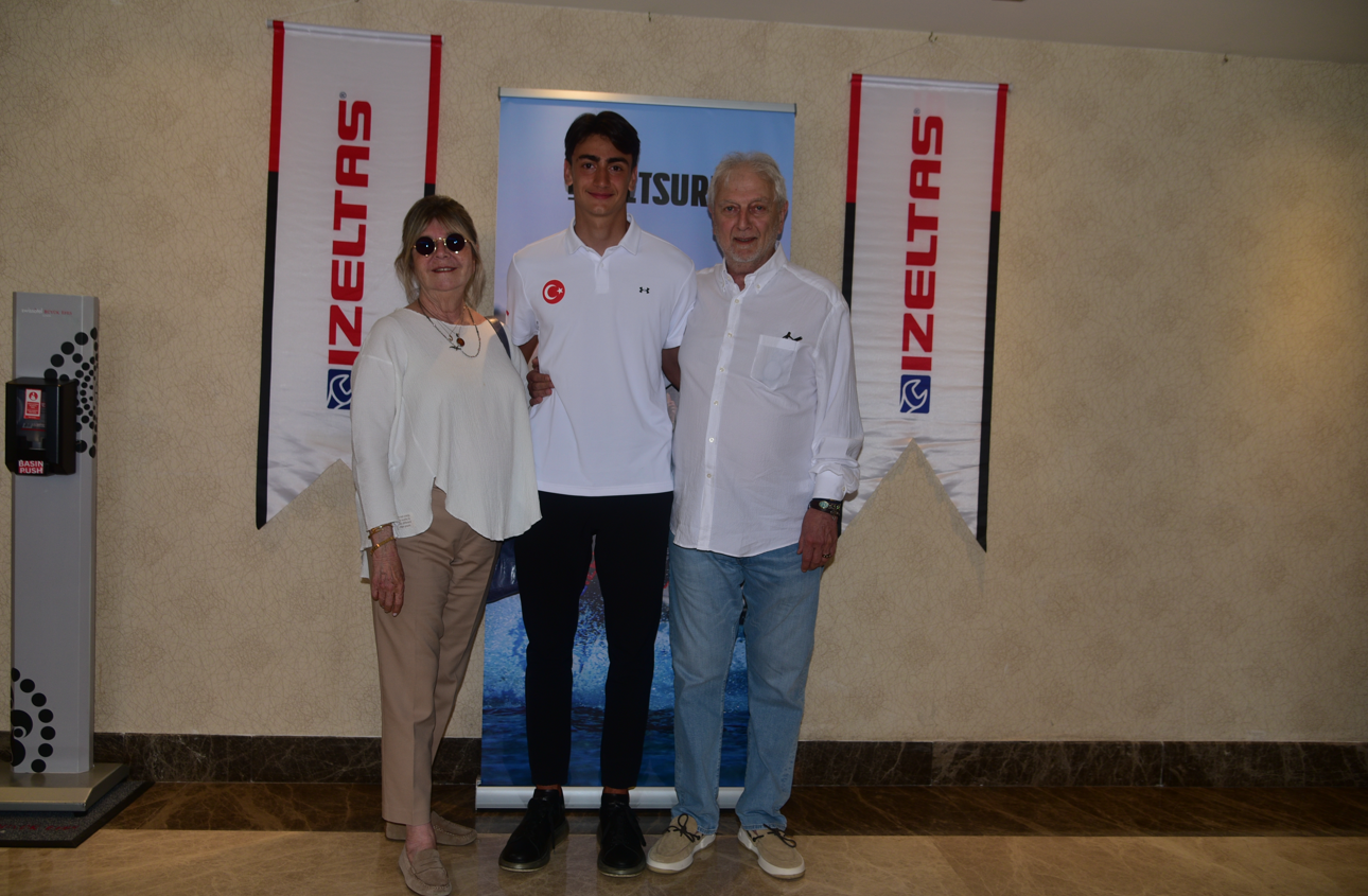 Çeşme'de Motosurf Heyecanı Lansmana Mehmet Kasapoğlu Katıldı!1111 (3)