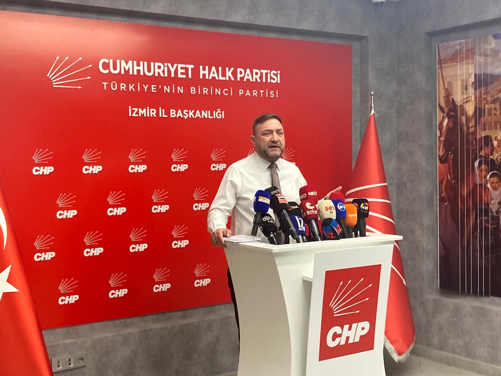 Chp İzmir İl Başkanı Utku Gümrükçü Düzenlediği Ikinci Toplantıda, Basında Yer Alan Haberler Hakkında Konuştu (2)