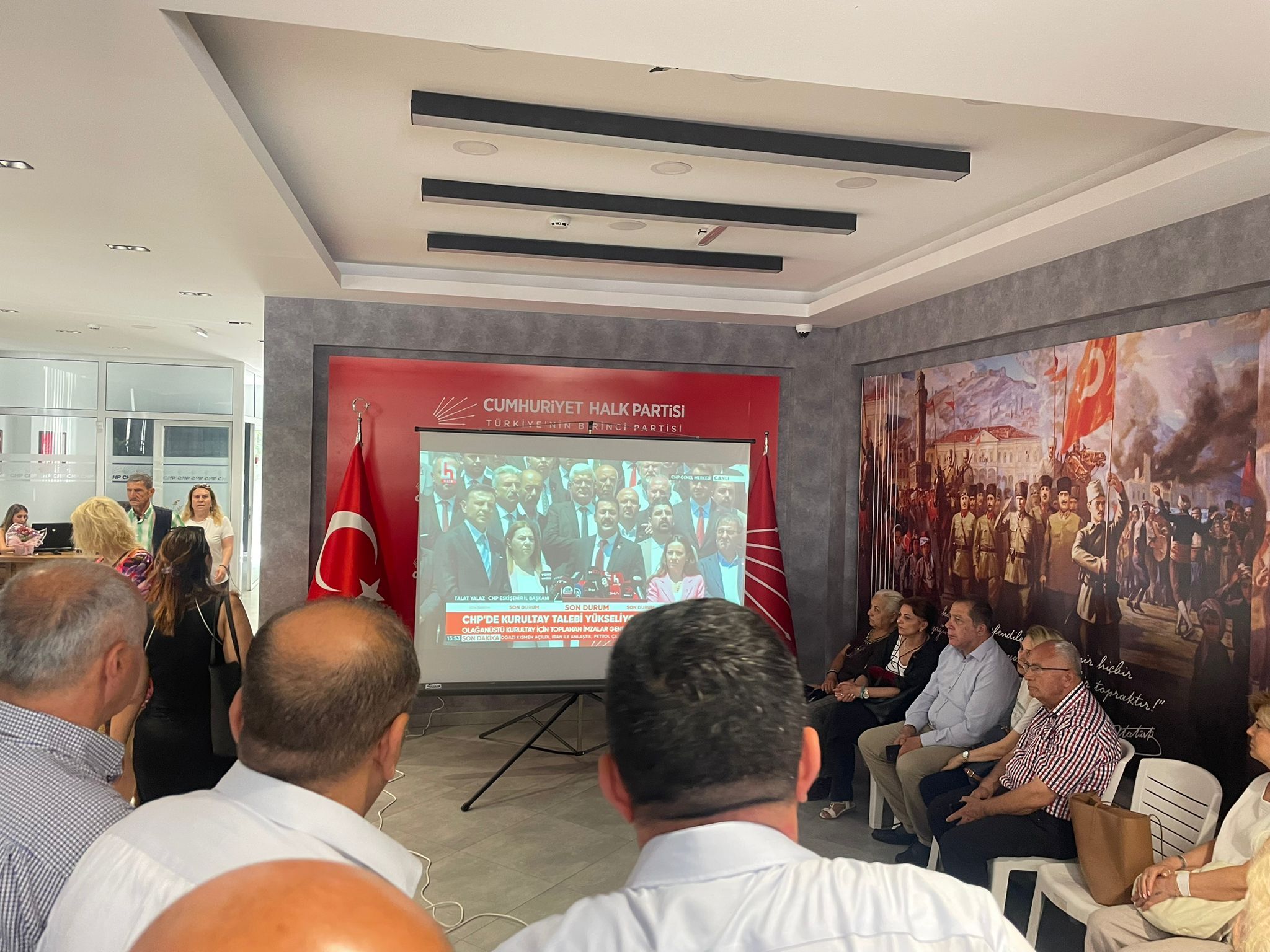 Chp İzmir İl'de Myk Nöbeti Sürüyor Gözler Kılıçdaroğlu'nda! (2)