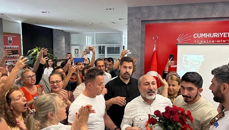 Chp İzmir İl'e Gelenler Bakın Kim Çıktı!