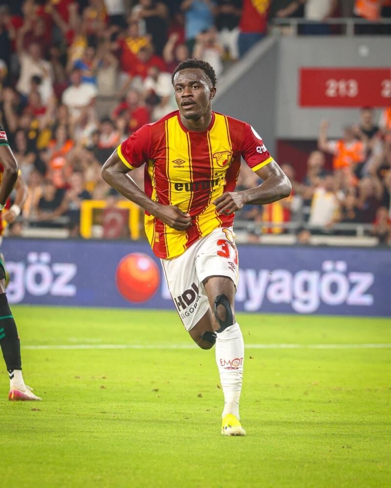 Coventry City, Anthony Dennis’e Talip Oldu