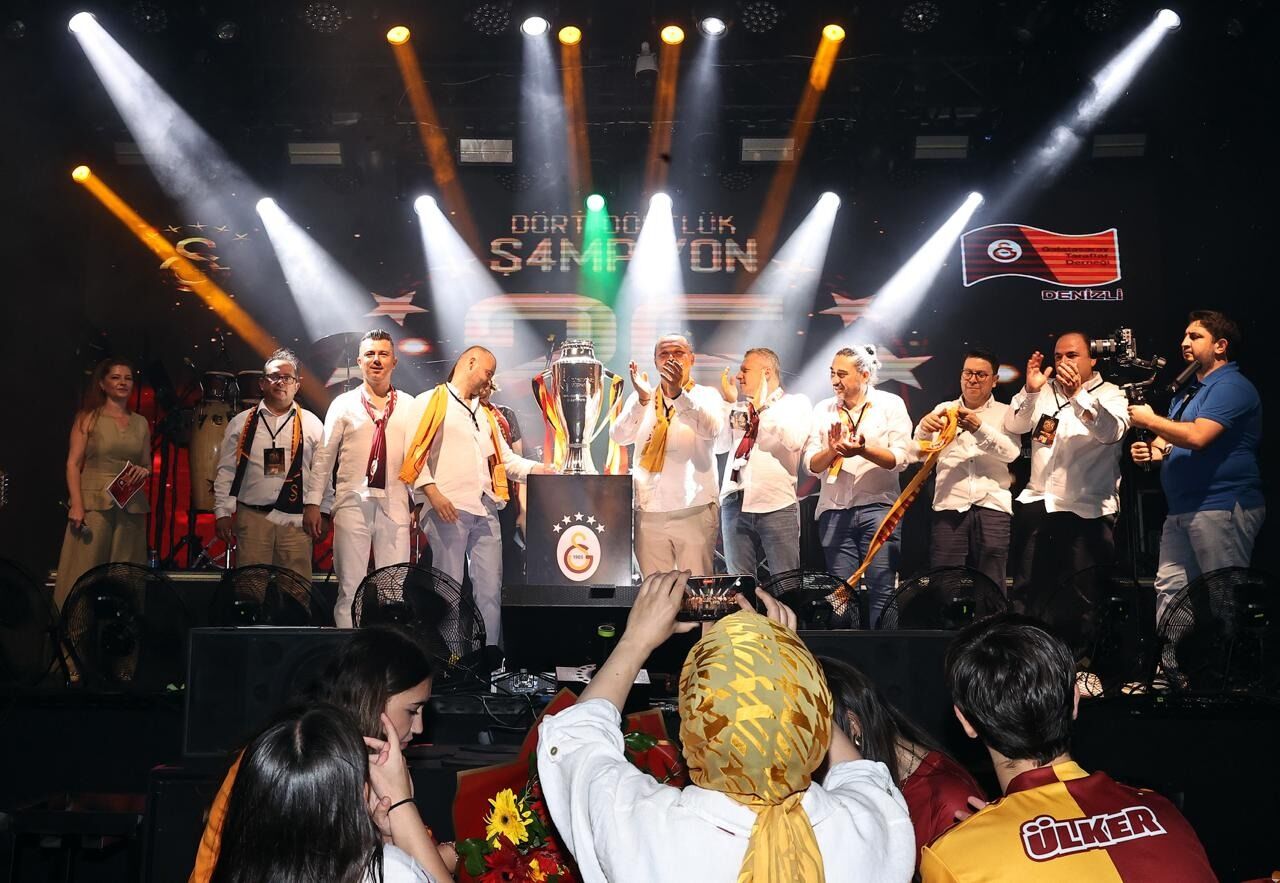 Denizli’de Galatasaray'ın Şampiyonluk Kupası Taraftarla Buluştu 222