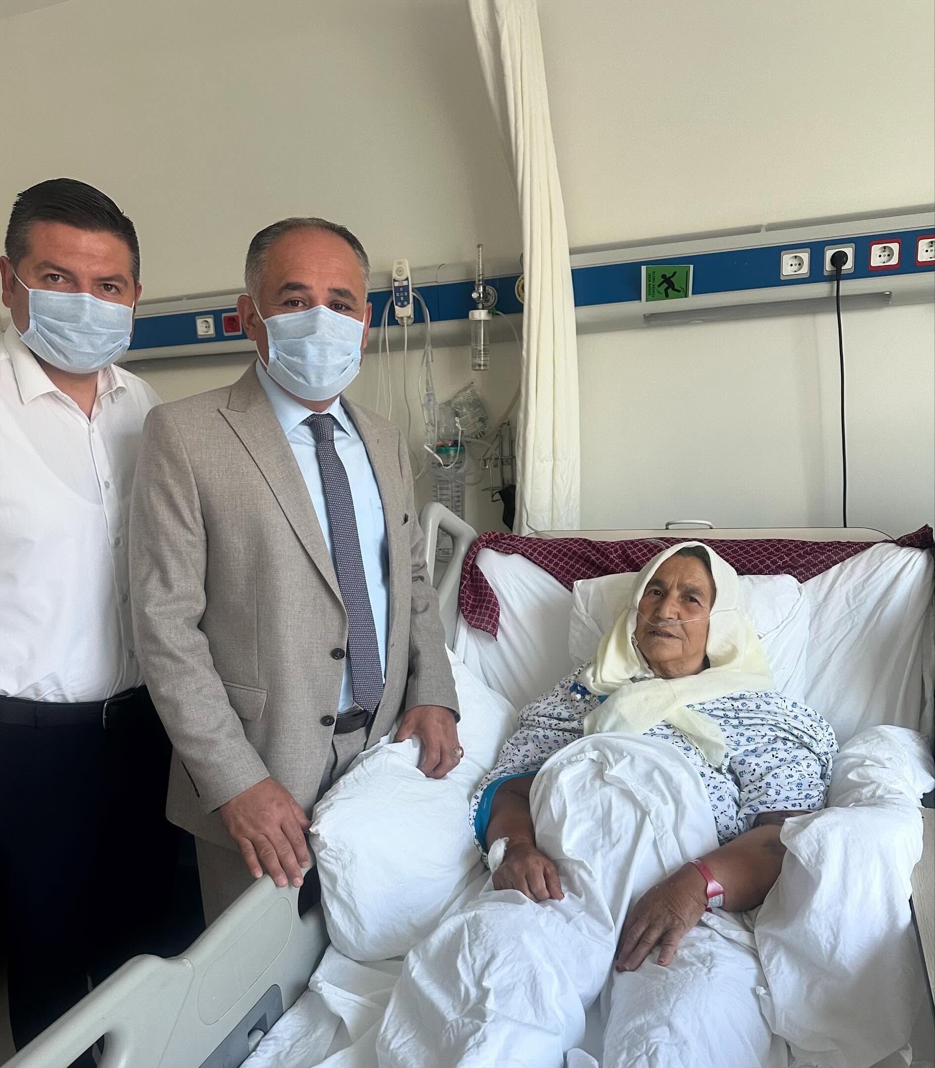 Denizli’nin ‘Yaşayan İnsan Hazinesi’ Halime Özke’ye Geçmiş Olsun Ziyareti (1)