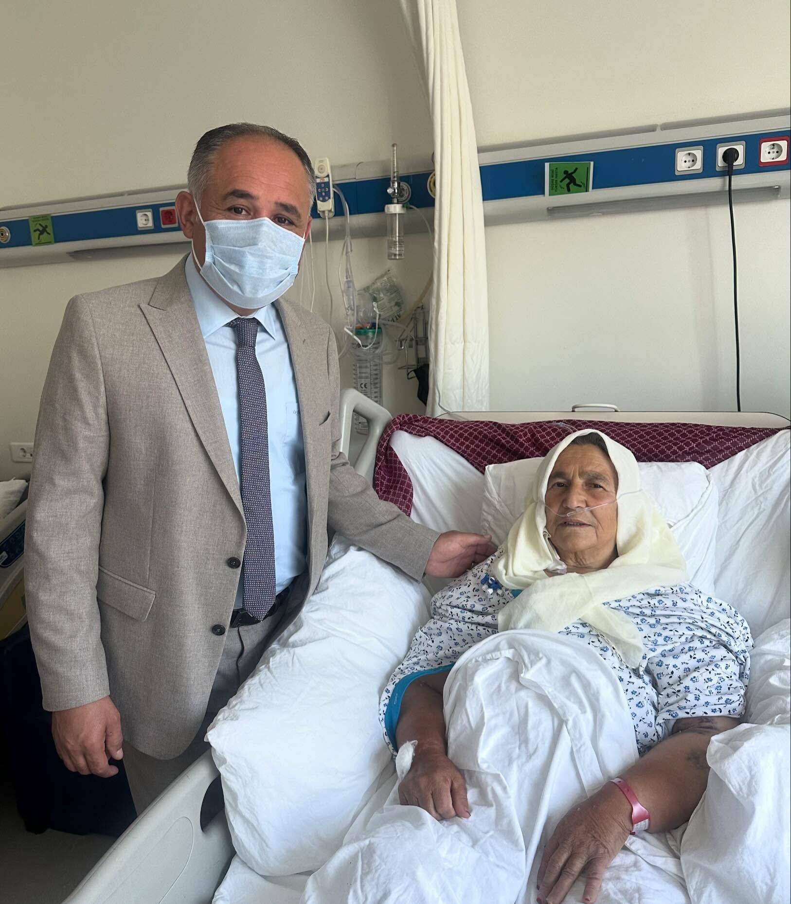 Denizli’nin ‘Yaşayan İnsan Hazinesi’ Halime Özke’ye Geçmiş Olsun Ziyareti (2)