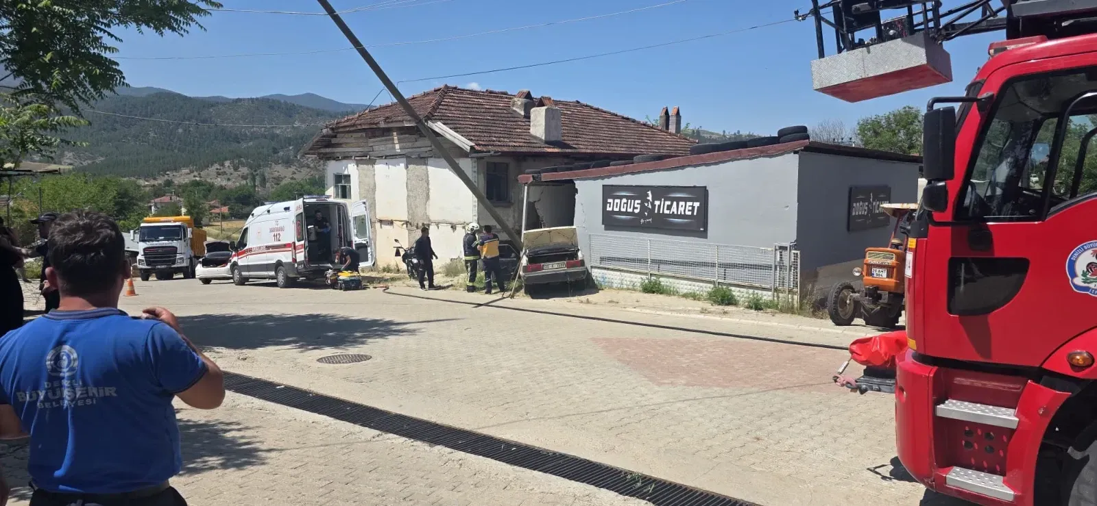Duvara Çarpan Yaşlı Çift Can Verdi! 1