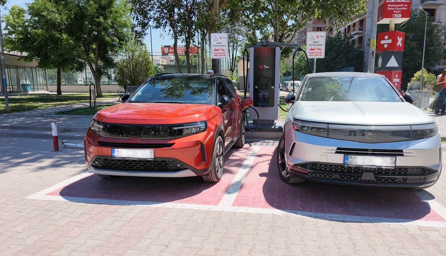 Elektrikli Araç Sahipleri Dikkat İzmir'de Yeni Şarj Istasyonları Açıldı (2)