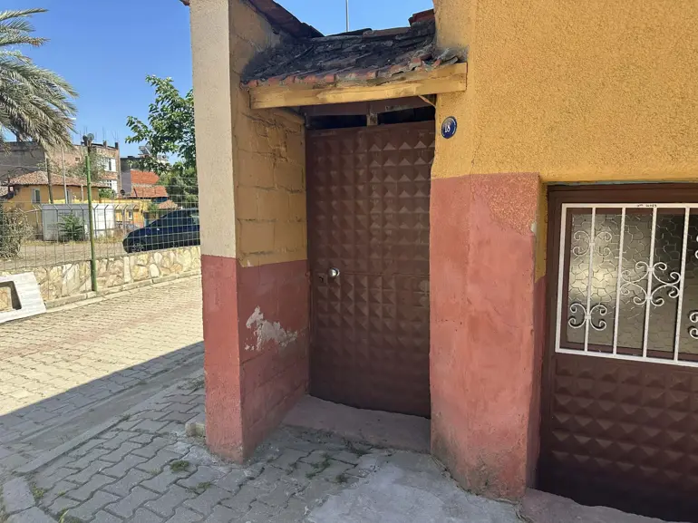 Evin Kapısına Yeni Doğmuş Bebek Asmışlar! 3