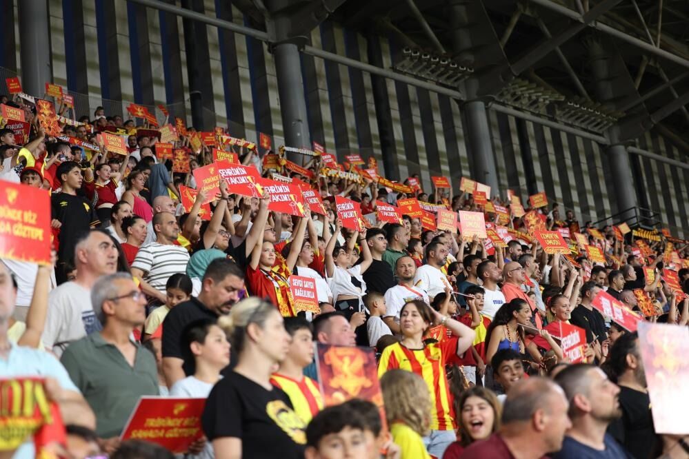 Göztepe’den Öğrencilere Karne Hediyesi 222