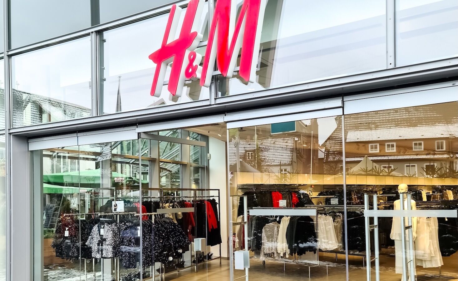 H& M