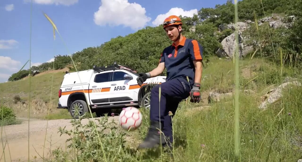 İçişleri Bakanı Mustafa Çiftçi, Dünya Kupası Finallerinde Mücadele Eden A Milli Futbol Takımıza Destek Için Kamera Karşısına Geçti. 111