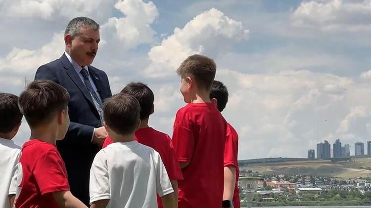 İçişleri Bakanı Mustafa Çiftçi, Dünya Kupası Finallerinde Mücadele Eden A Milli Futbol Takımıza Destek Için Kamera Karşısına Geçti. 222
