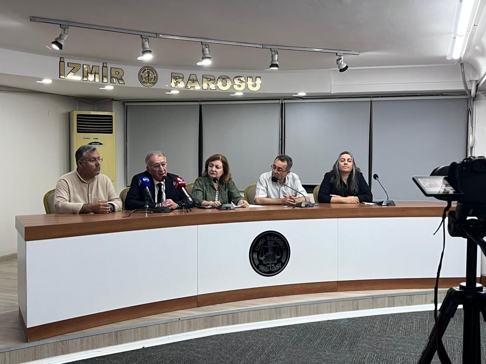İzmir Emek Ve Demokrasi Güçleri’nden Baro’ya Destek! (2)