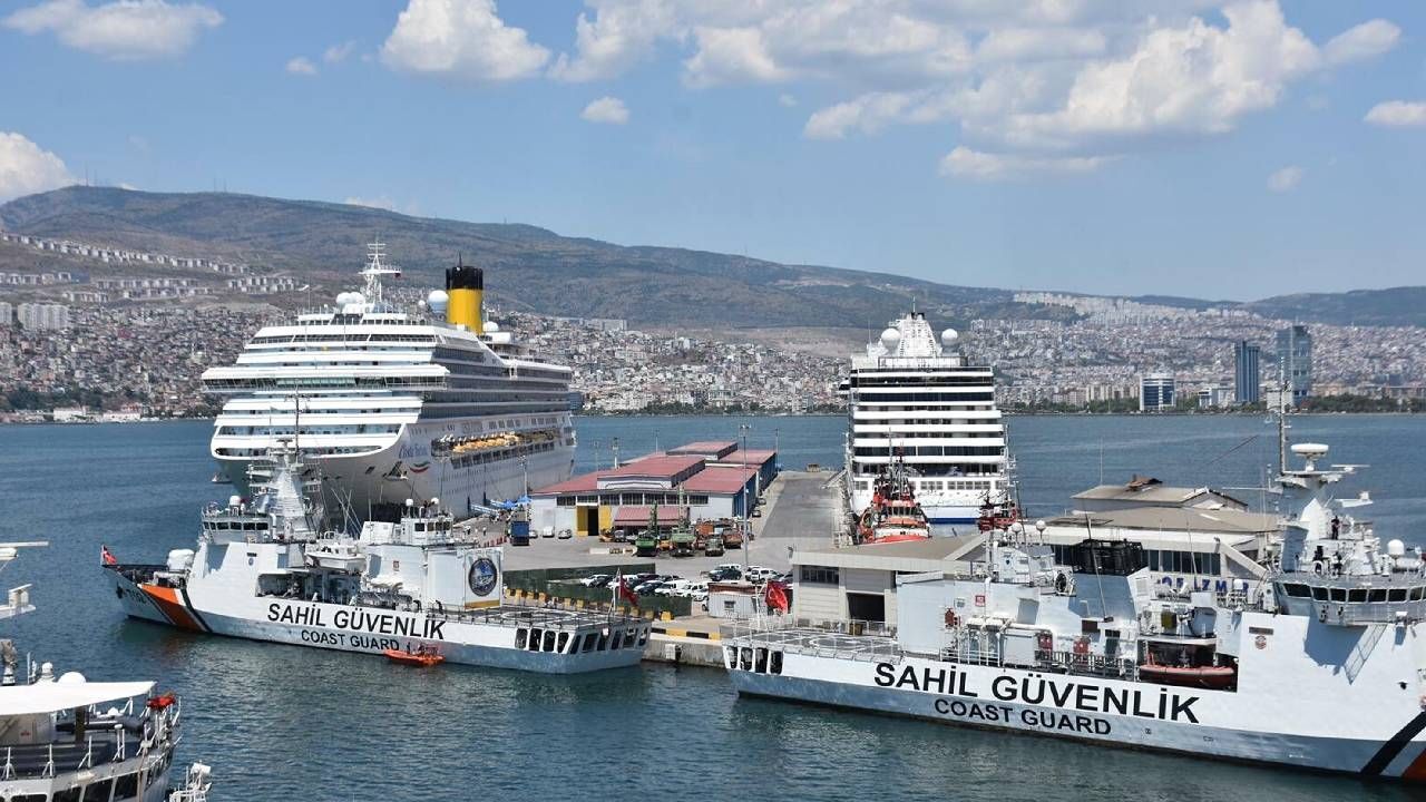 İzmir Limanlarında Kruvaziyer Bereketi 60 Bin Turist Geldi (1)-1