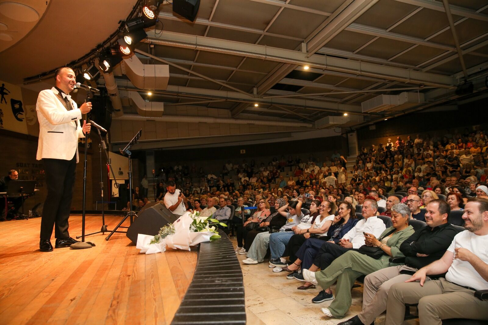 Karşıyaka'da Yazın Gelişi Türk Sanat Müziği Konseriyle Kutlandı (2)