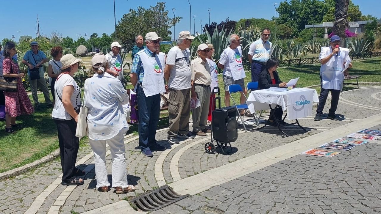 İzmir’de Tüketici Hakem Heyetlerinin kapatılmasına tepki