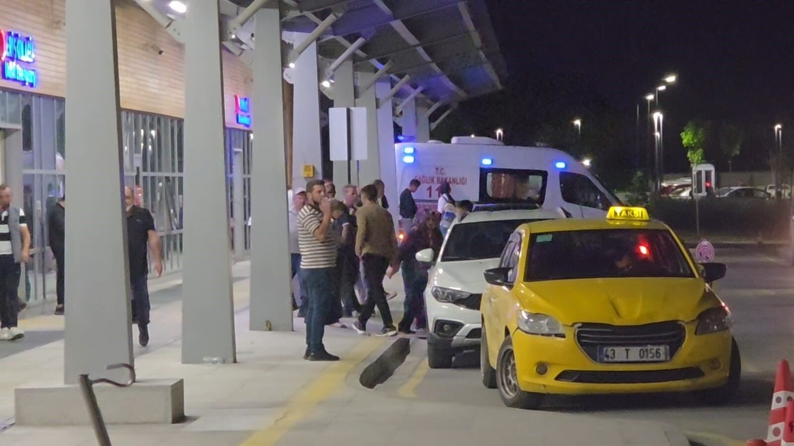 Kütahya'da Zehirlenme Şüphesi Ile Hastaneye Başvuranların Sayısı 71'E Yükseldi! (1)-1