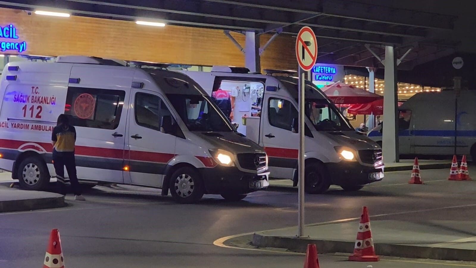 Kütahya'da Zehirlenme Şüphesi Ile Hastaneye Başvuranların Sayısı 71'E Yükseldi! (2)-1