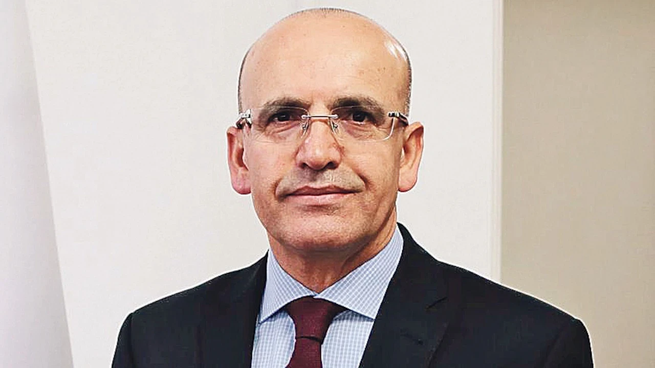 Hazine ve Maliye Bakanı Mehmet Şimşek, haziran ayı sektörel enflasyon beklentilerini yorumladı. Hanehalkı algısındaki 3,4 puanlık düşüşe dikkat çeken Şimşek umutlu konuştu.