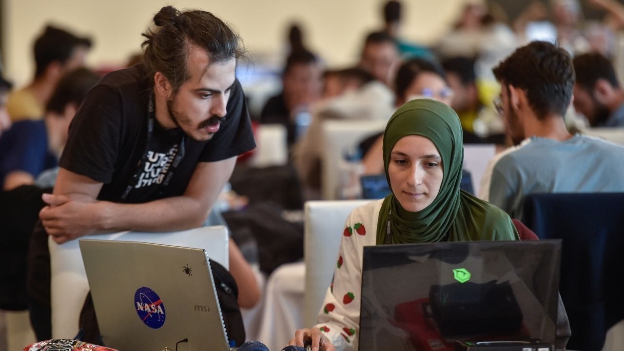 Oyunun Kuralları İzmir’de Yazılacak (1)