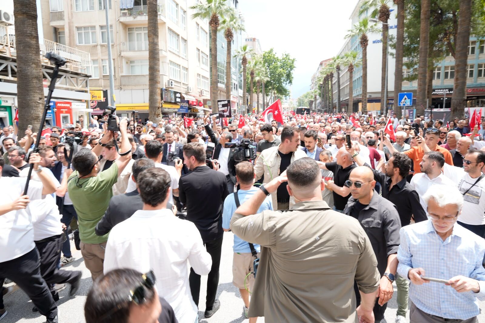 Özel Denizli'de Bir Bankın Üstündeyiz Ama Milletin Gönlündeyiz (1)-1