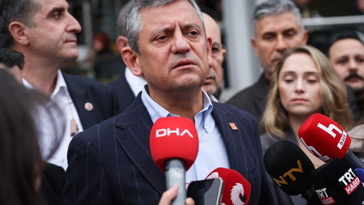 Özgür Özel Darbeyi Tbmm'nin Kapısının Önünde Püskürttünüz! 2