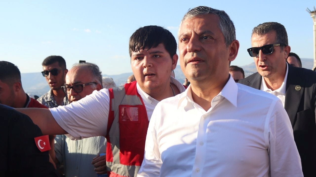 Özgür Özel Izmire Geldi