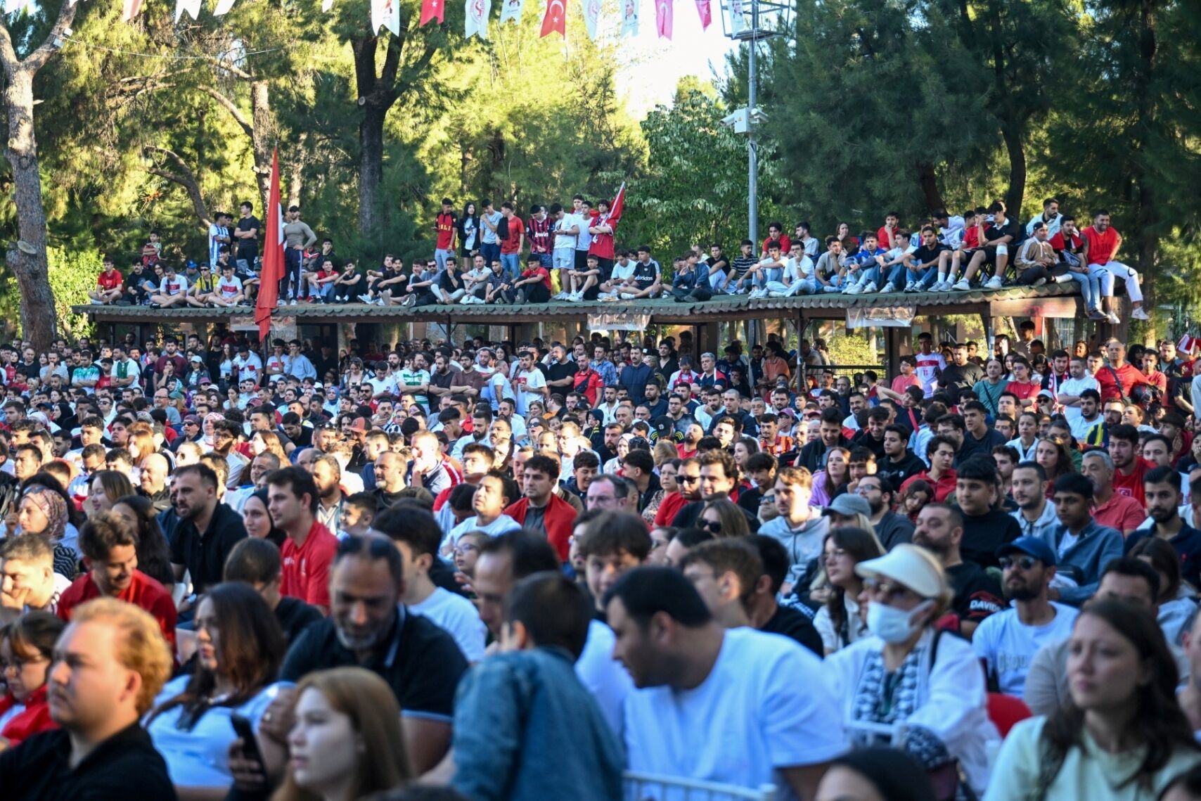 Sabahın Ilk Işıkları Milli Ruhla Aydınlanacak Bornova Paraguay Maçına Hazır! (1)-1